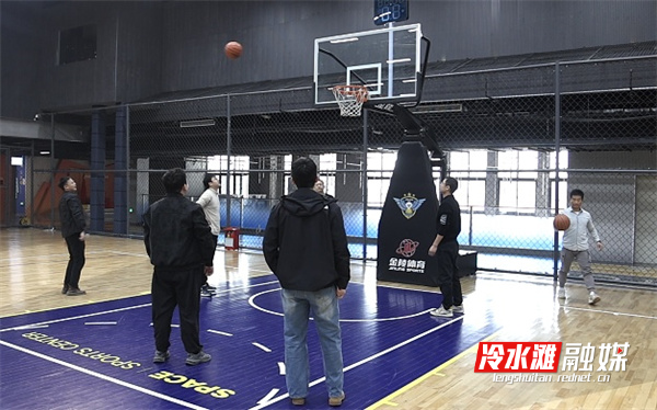 永州冷水滩：湘超点燃冬日全民健身热潮 江苏籍游客健身福利大放送